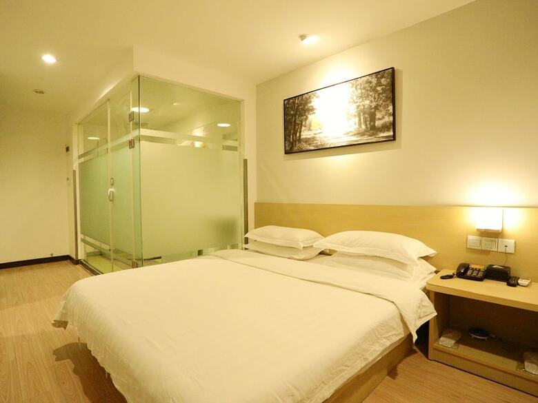 Changshu Weijing Hotel