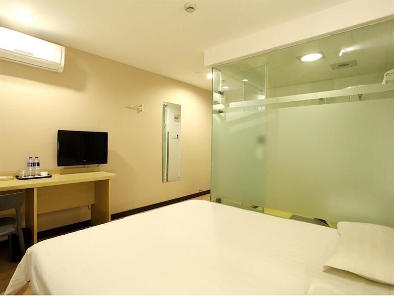 Changshu Weijing Hotel