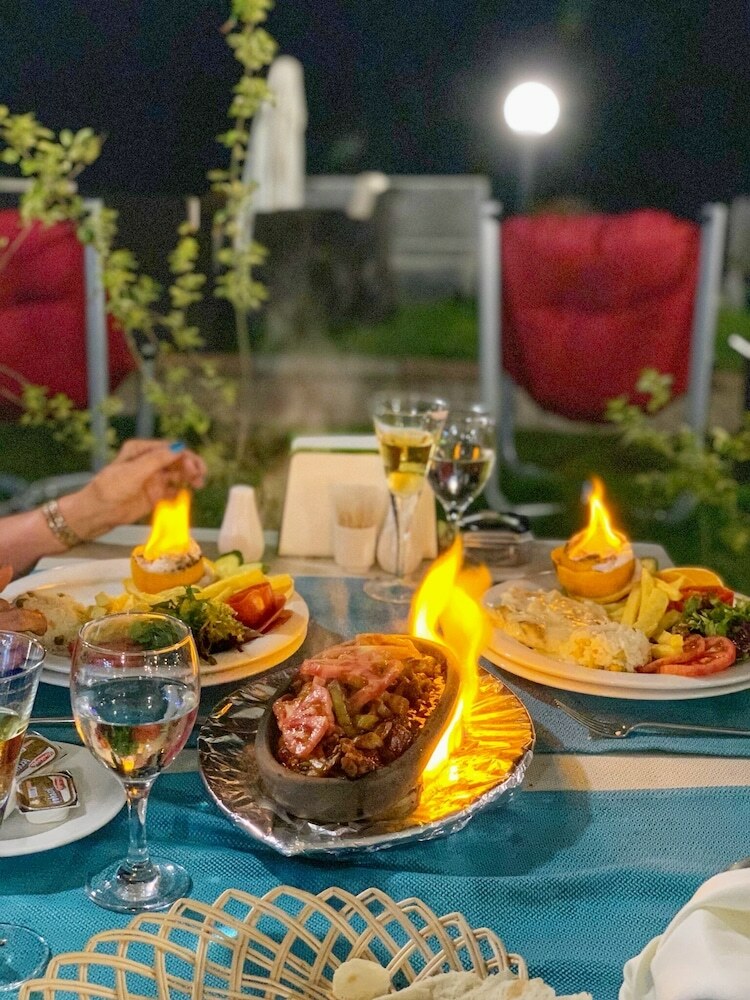 Y�cel Hotel
