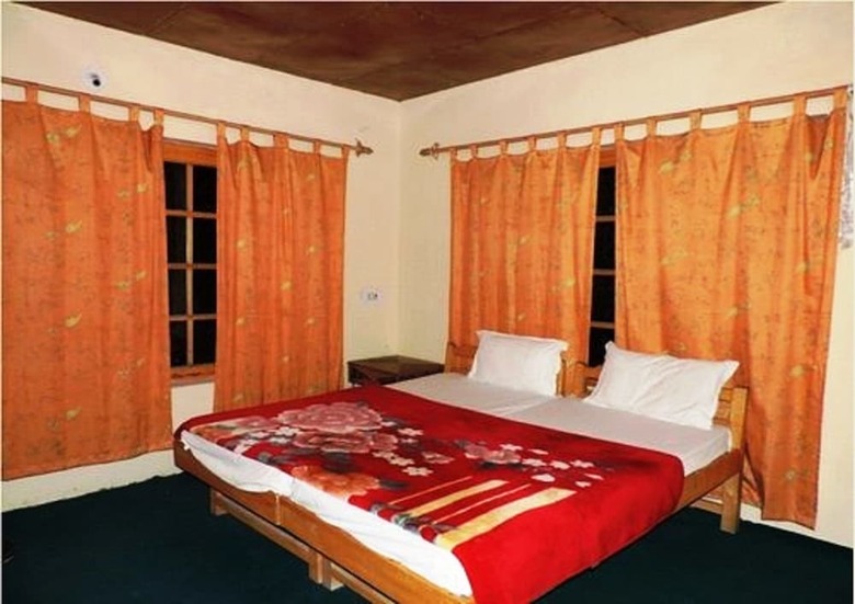 Hotel Tih A O Guest House & Home Stay
