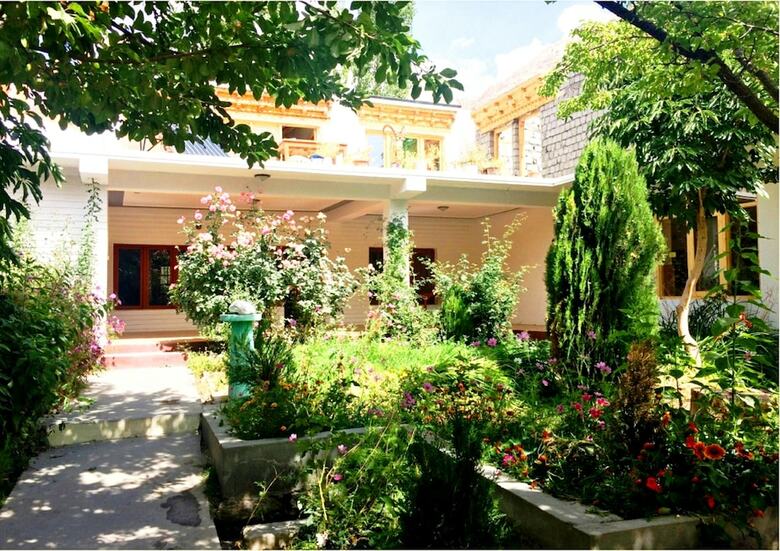 Hotel Tih A O Guest House & Home Stay