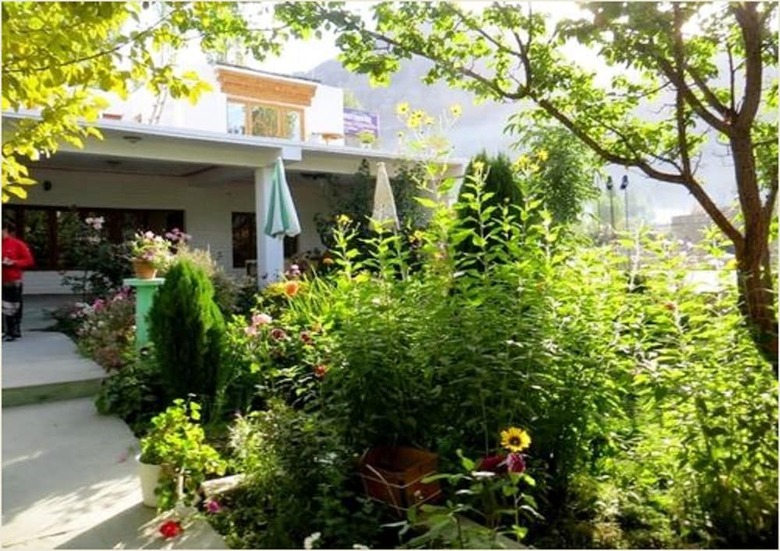 Hotel Tih A O Guest House & Home Stay