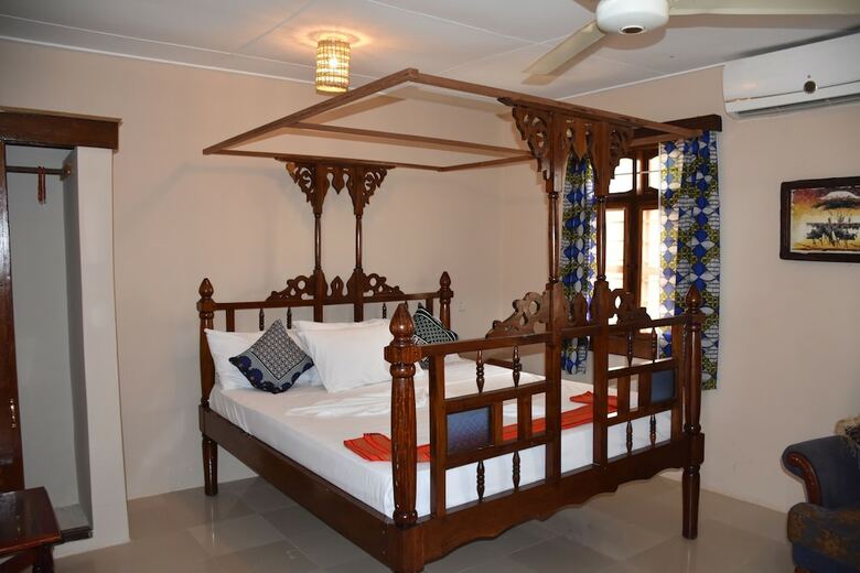 Pwani Silver Sand Beach Hotel