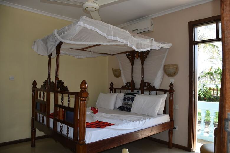 Pwani Silver Sand Beach Hotel