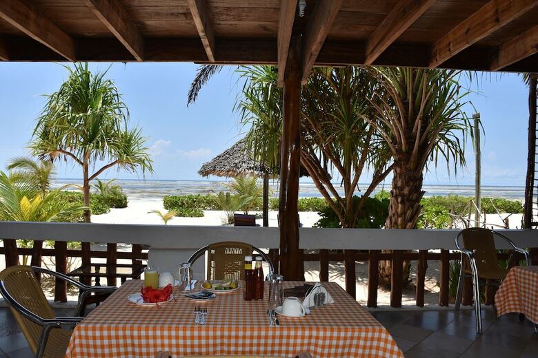 Pwani Silver Sand Beach Hotel