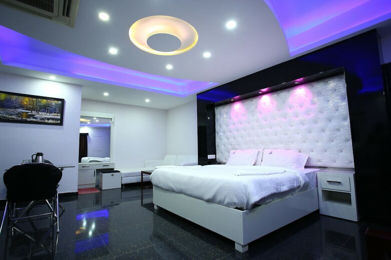Hotel Rr International
