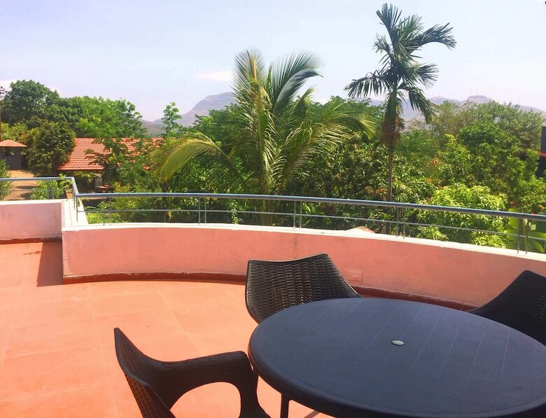 Hotel The Yash Resort