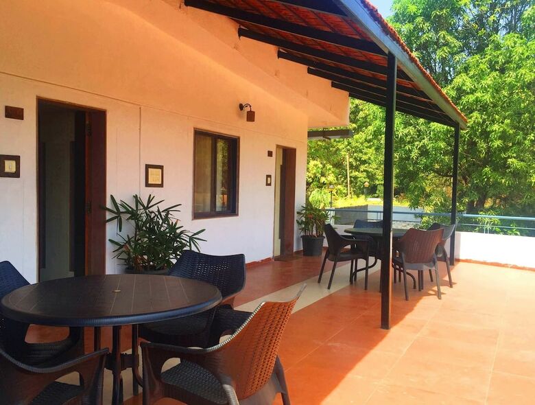 Hotel The Yash Resort