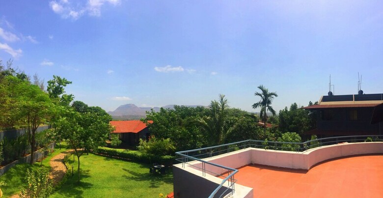 Hotel The Yash Resort