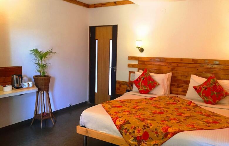 Hotel The Yash Resort