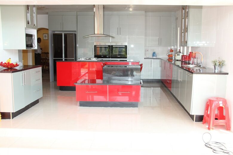 Borrowdale Ground Floor With Poolview