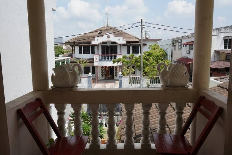 Hostal Three Little Birds Home - Hostel