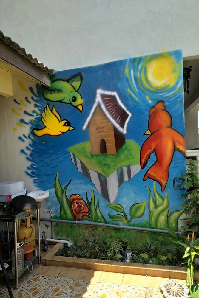 Hostal Three Little Birds Home - Hostel