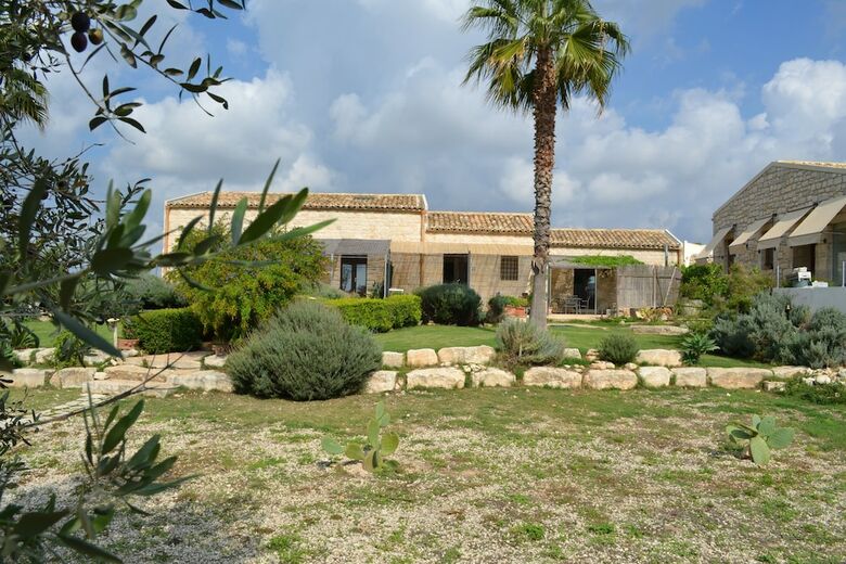 Hotel Antica Masseria Timparuci