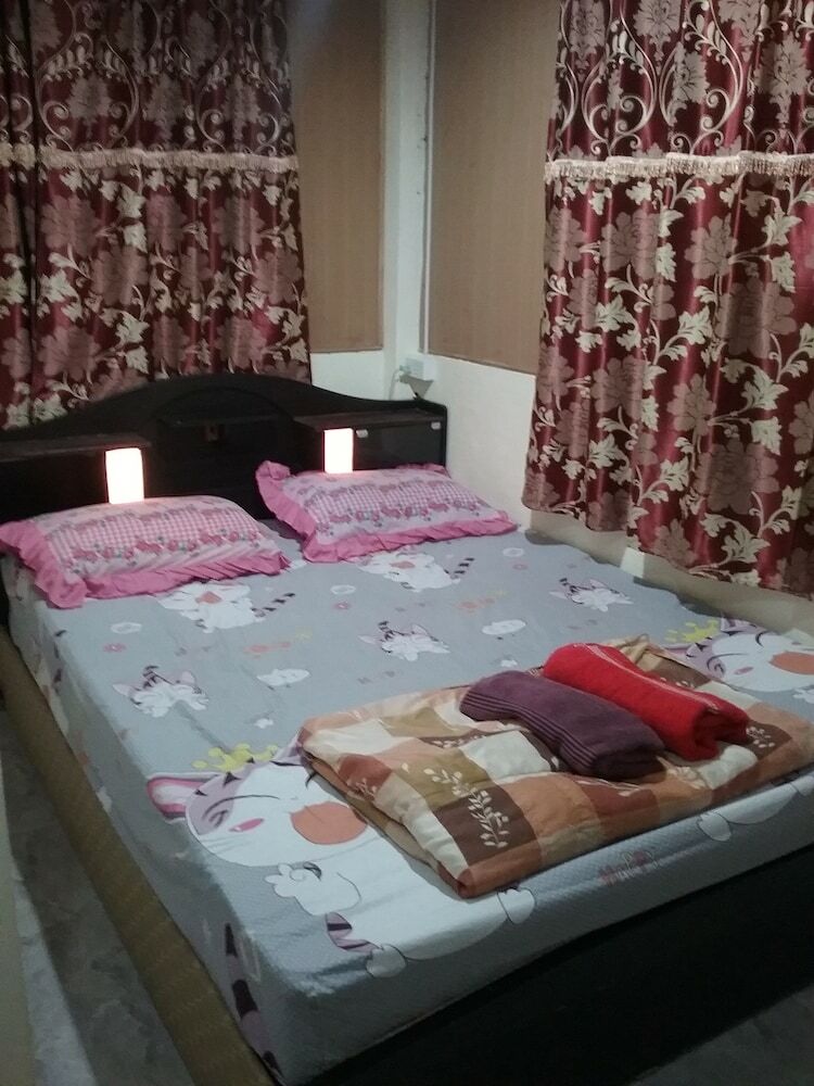 Hostal Danee Hostel