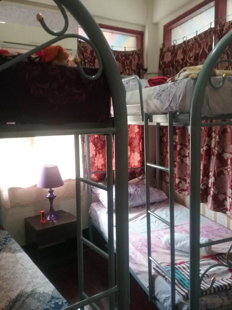Hostal Danee Hostel