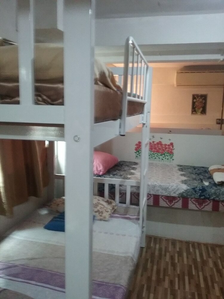 Hostal Danee Hostel