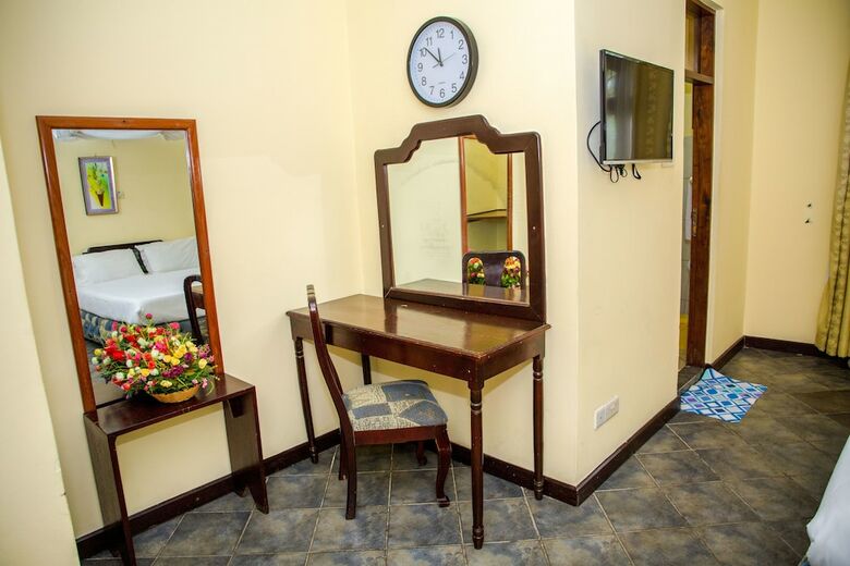 Hostal Saadani Tourist Center - Hostel