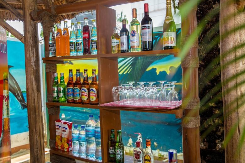Hostal Saadani Tourist Center - Hostel