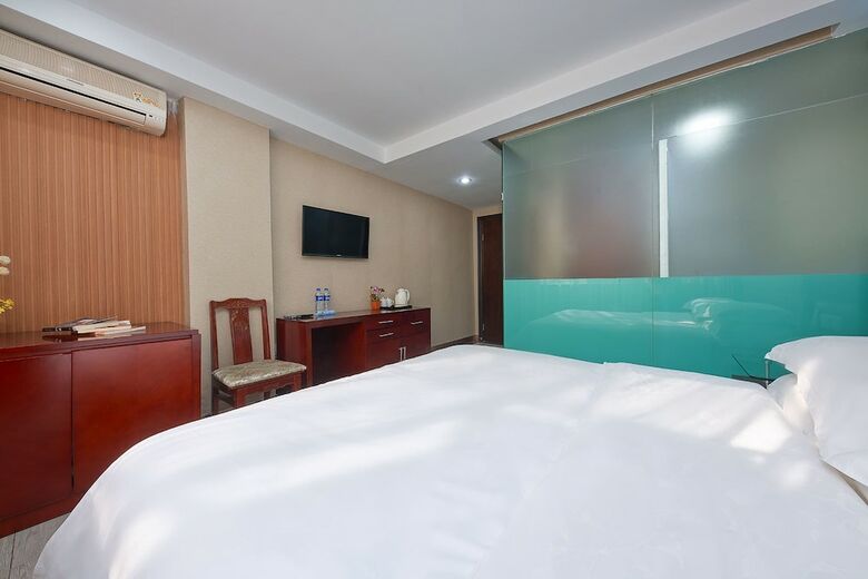Kaiserdom Hotel China Plaza