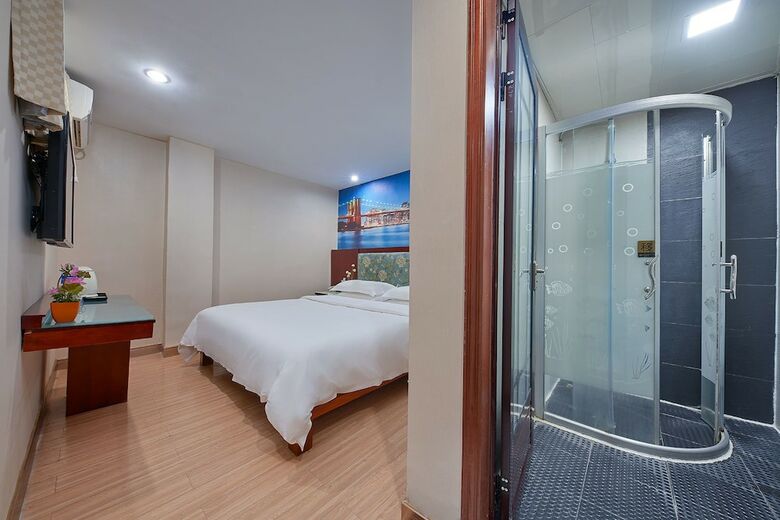 Kaiserdom Hotel China Plaza