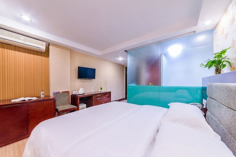 Kaiserdom Hotel China Plaza