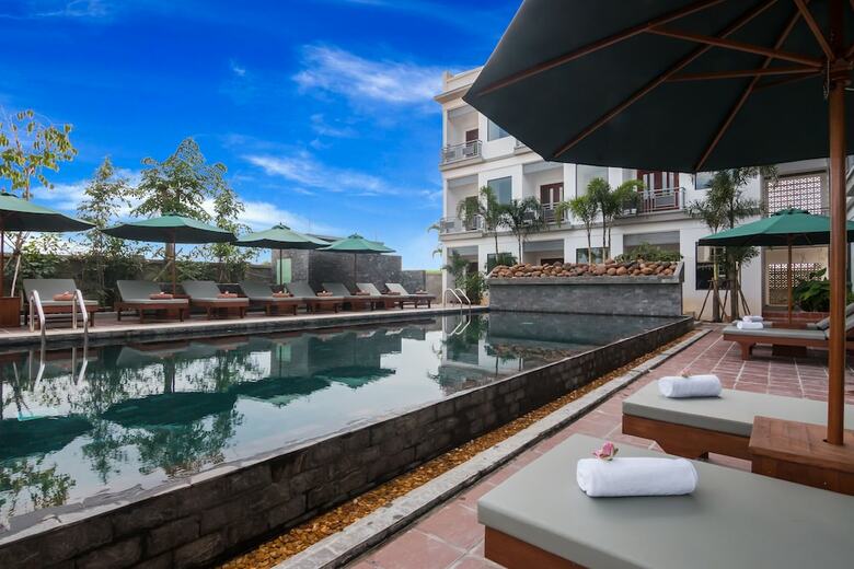 Green Amazon Residence Hotel