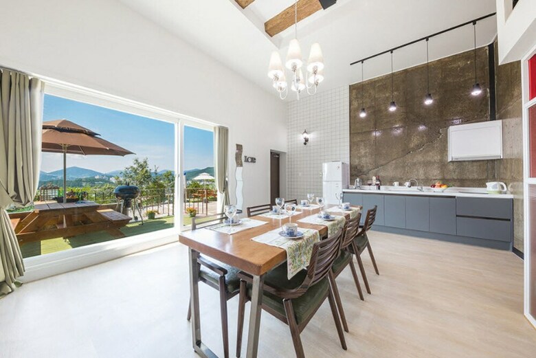Yeosu Ggotnal Pension