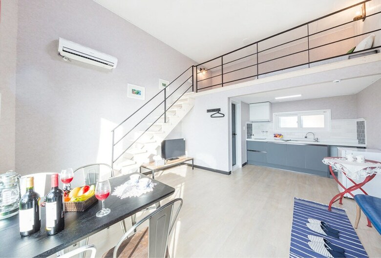 Yeosu Ggotnal Pension