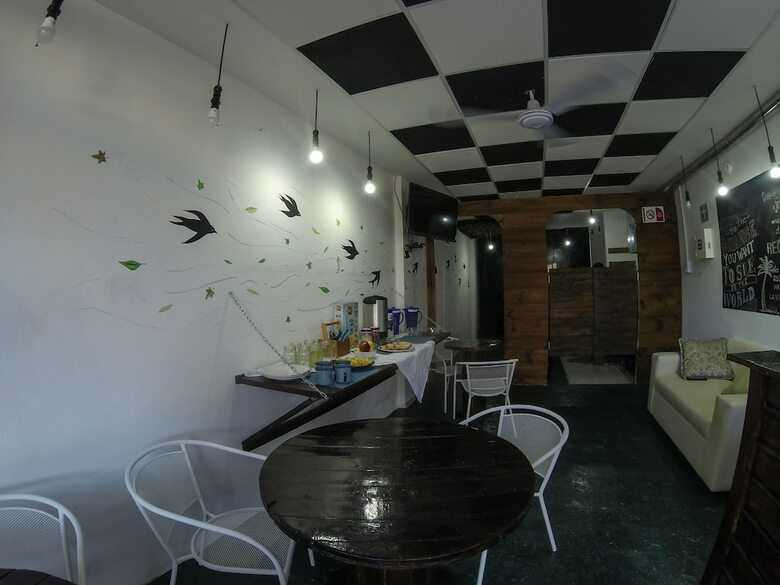 Hostal La Cueva