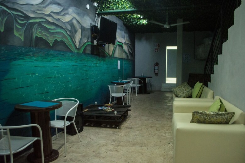 Hostal La Cueva