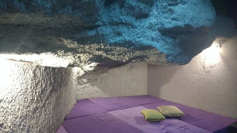 Hostal La Cueva