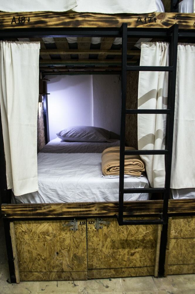 Hostal La Cueva