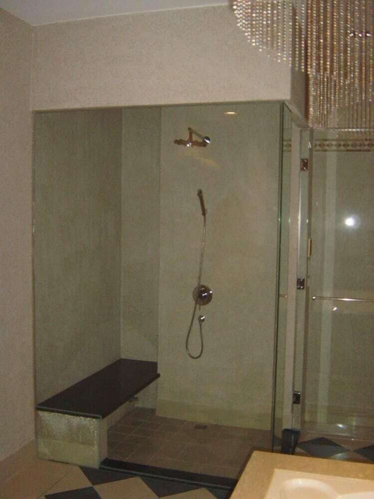 Hotel Love Boat Spa Motel