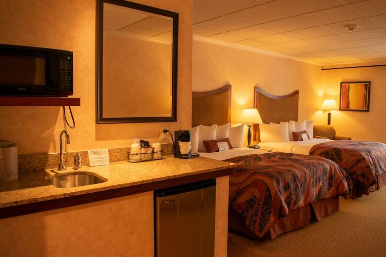 Best Western Plus Oswego Hotel And Conference Center