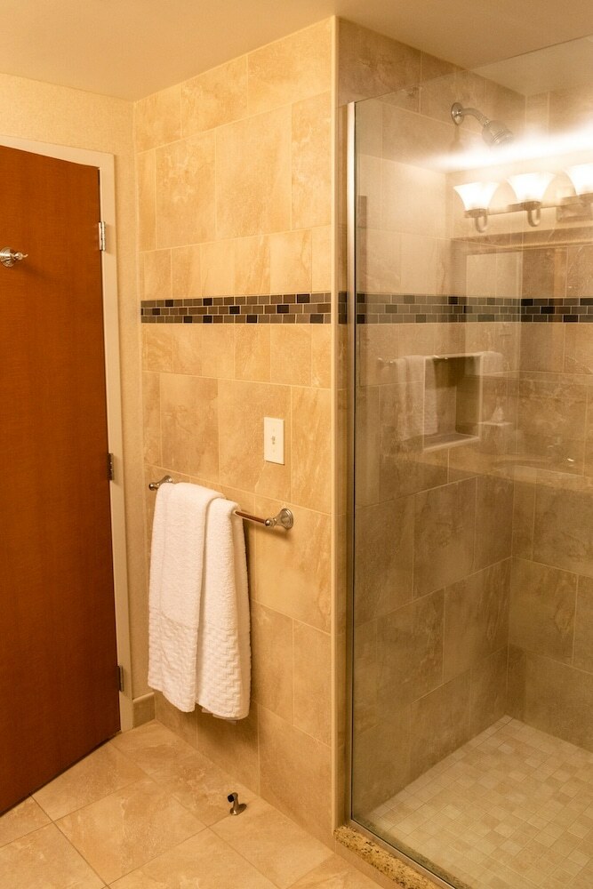 Best Western Plus Oswego Hotel And Conference Center