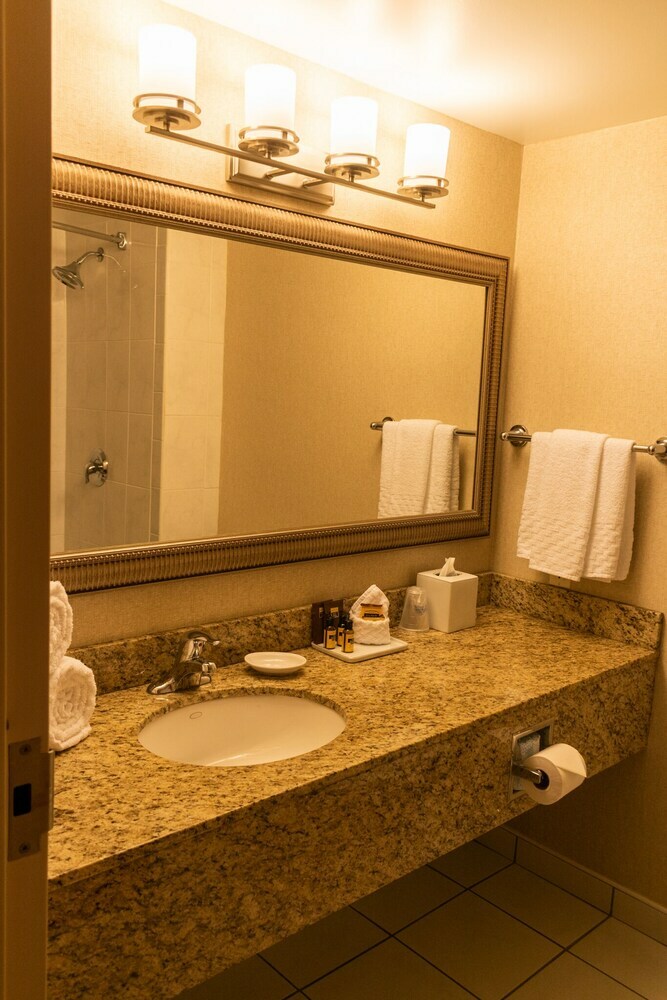 Best Western Plus Oswego Hotel And Conference Center