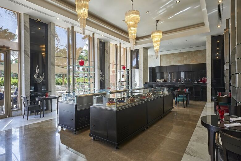Hotel Dusit Thani Lakeview Cairo