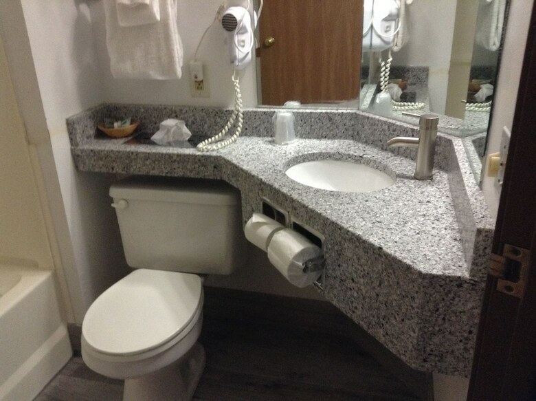 Hotel Quality Inn & Suites