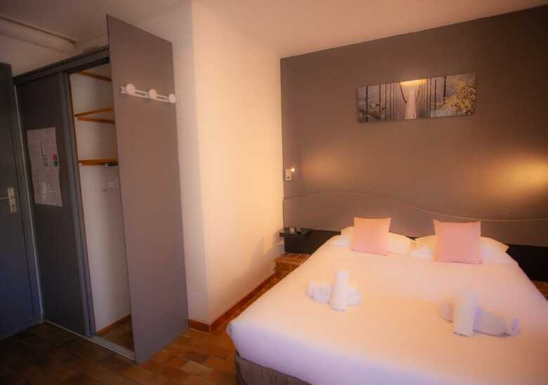 Marina Hotel Club