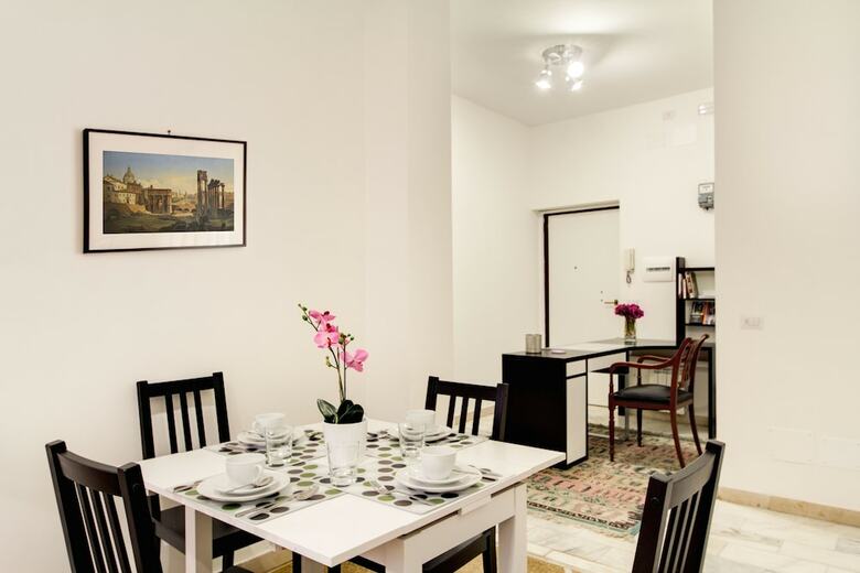 Hotel Vatican Suites Happy Holidays