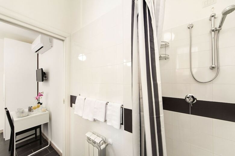 Hotel Vatican Suites Happy Holidays