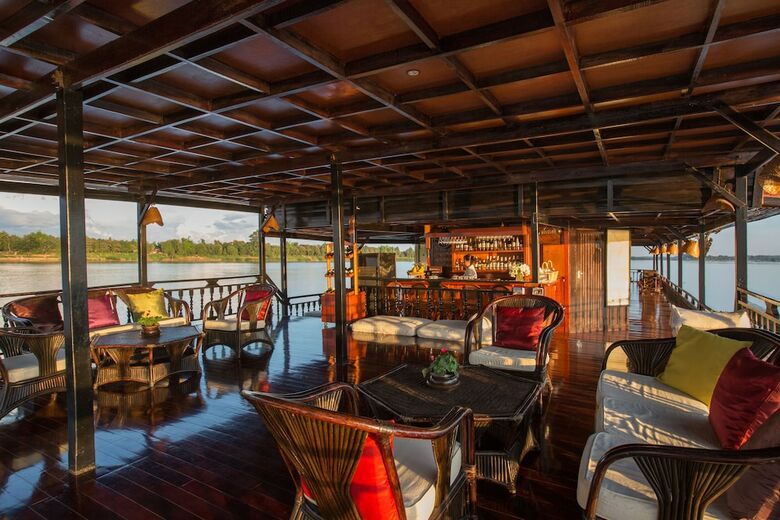 Hotel The Vat Phou Cruise