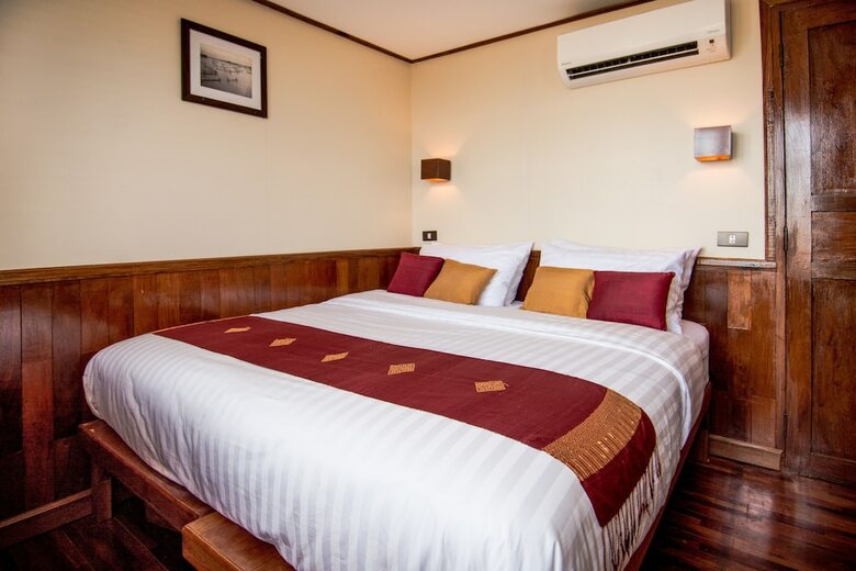 Hotel The Vat Phou Cruise