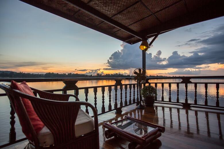 Hotel The Vat Phou Cruise