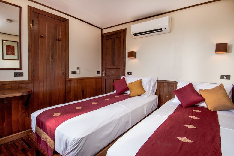Hotel The Vat Phou Cruise