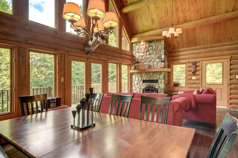 Chalet Caribou