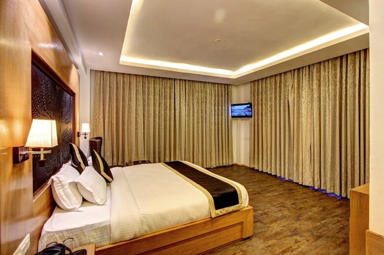 Hotel Hill County Resort & Spa, Manali