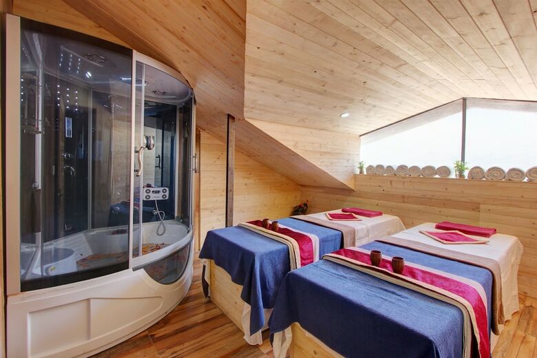 Hotel Hill County Resort & Spa, Manali