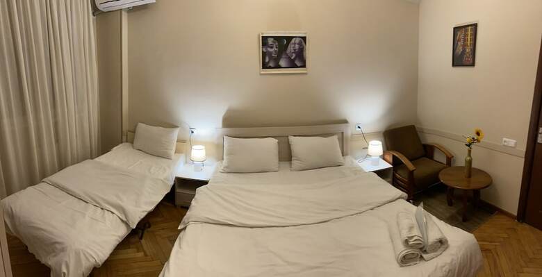 Hostal Friendship Hostel & Tours
